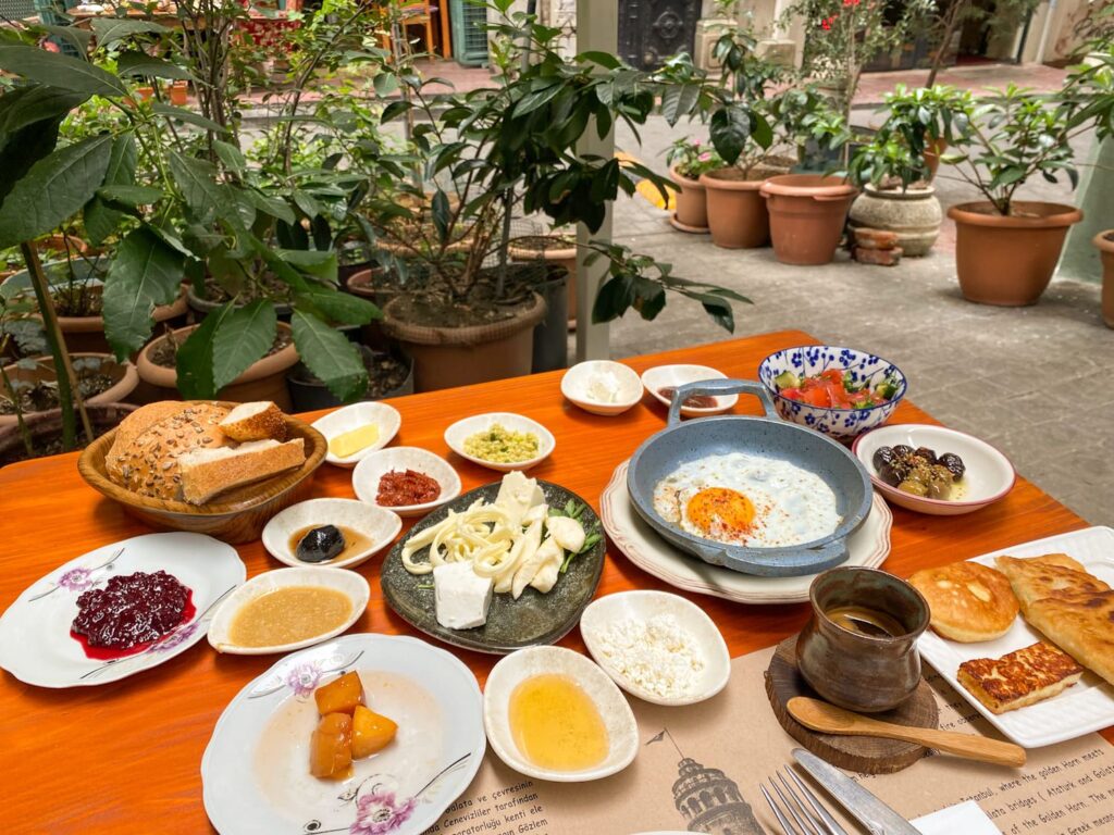 5 Lugares imprescindibles donde comer en Estambul: económico, rico y barato