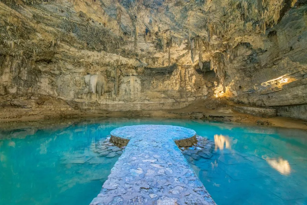 cenotes caribe mexico